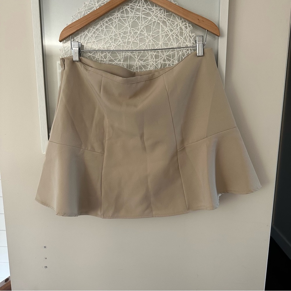 PRETTYLITTLETHING Mini Skirt - Picture 5 of 5